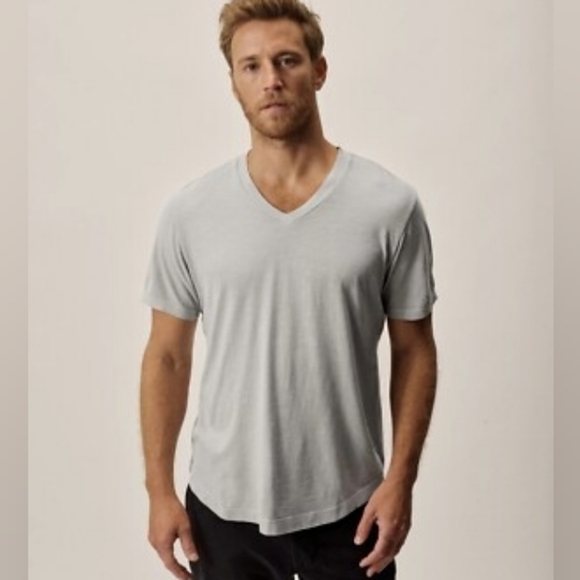 New no tags Buck Mason V-Neck Tee White Size M USA Made  2 Available - Picture 1 of 3